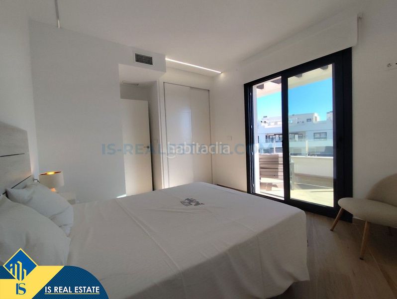 Foto 720d7696-d413-42cc-8355-3a413886f5bf. Ático  con piscina comunitaria, en la provincia de alicante, en la ciudad de orihuela costa. 3 habitaciones | 92 m² | a 5,5 kilómet en San Miguel de Salinas