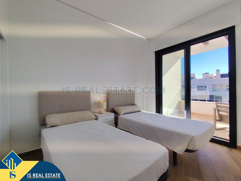 Foto 8a6dc080-3f49-412d-af63-e01eaaa4067e. Ático  con piscina comunitaria, en la provincia de alicante, en la ciudad de orihuela costa. 3 habitaciones | 92 m² | a 5,5 kilómet en San Miguel de Salinas
