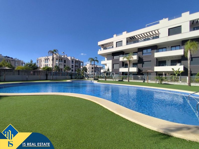 Foto 925962ae-8f13-4425-8270-5df7e5be9f10. Ático  con piscina comunitaria, en la provincia de alicante, en la ciudad de orihuela costa. 3 habitaciones | 92 m² | a 5,5 kilómet en San Miguel de Salinas