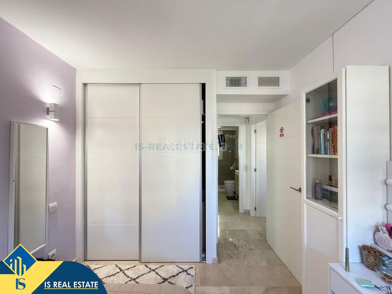 Foto 3d3cd1ee-4b89-4c5c-a3f6-4cc91c6cbbfb. Appartement mit heizung parking pool in Punta Prima Torrevieja