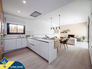 Chalet en Algorfa. Villa con piscina privada, en la provincia de alicante, en la lo