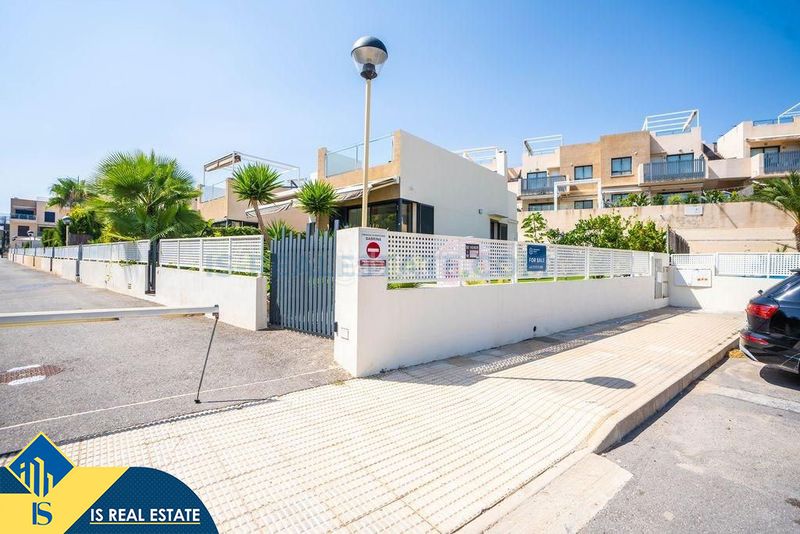 Foto eb18be97-c207-4437-b481-58d94acaac6e. Xalet amb calefacció aparcament piscina a La Regia Orihuela