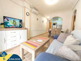 Apartament a Nueva Torrevieja. Apartamento con piscina comunitaria, en la provincia de alicante