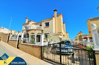 Casa adosada en Villamartín-Las Filipinas