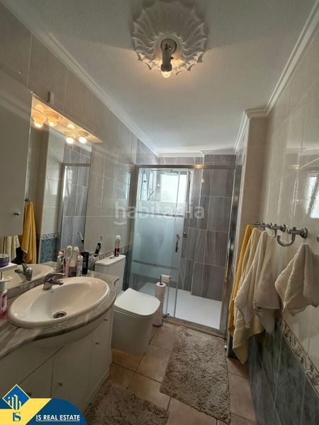 Foto 46b1889f-9f71-4c85-b8e3-032fbaf50a16. Penthouse with fireplace heating in Zona Playa de los Locos Torrevieja