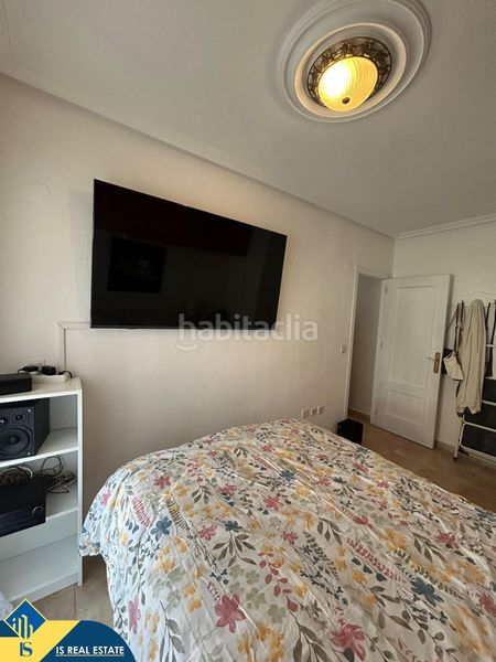 Foto 88610ac7-b838-410b-be5b-aff62692c958. Penthouse with fireplace heating in Zona Playa de los Locos Torrevieja