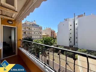 Apartament a Parque de las Naciones. Apartamento con terraza en la provincia de alicante, en torrevie