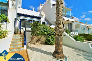 Casa en Villamartín-Las Filipinas. Bungalow con piscina comunitaria, en la provincia de alicante, e