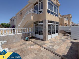 Casa a El Molino. Bungalow reformado con piscina comunitaria, alicante, torrevieja