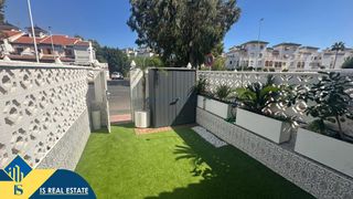 Casa adossada a Cañada del Molino. Casa con piscina comunitaria en la provincia de alicante, en tor