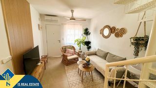 Casa in La Florida. Bungalow con piscina comunitaria, en la provincia de alicante, e