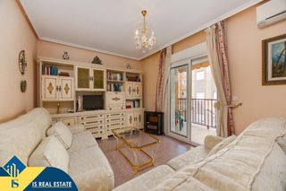 Apartament a Parque de las Naciones. Apartamento con terraza en la provincia de alicante, en torrevie