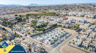 Casa a Rojales. Casas con piscina privada para construir en la provincia de alic
