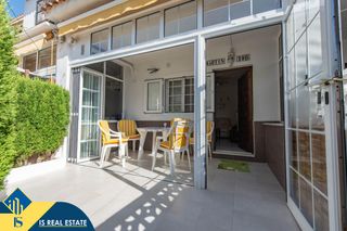 Casa in Aguas Nuevas. Bungalow con piscina comunitaria, en la provincia de alicante, e