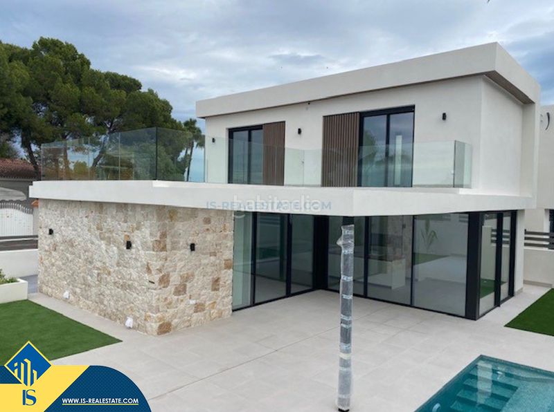 Foto b08e2a55-4f9a-4c23-b1bc-2a8a7f4987a7. Xalet amb aparcament piscina a Lomas de Cabo Roig - Los Dolses Orihuela