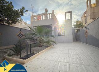 Chalet en Zona Carrefour - Urbanizaciones. Chalet con terraza, en la provincia de alicante, en la localidad