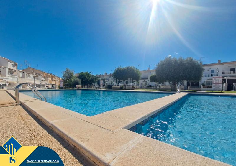 Foto 635d4a5a-0c34-422c-a041-b931e0460905. Semi detached house with pool in nueva Torrevieja Torrevieja