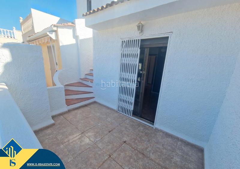 Foto a8a681c5-612c-433c-9904-9882bd5dc416. Semi detached house with pool in nueva Torrevieja Torrevieja