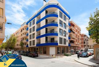Apartament a Las Piscinas Naturales. Apartamento con piscina compartida, en la provincia de alicante,
