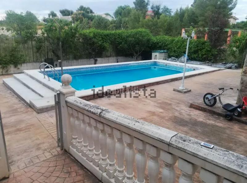 Foto 4e3709a1-7fbc-4a7a-9848-bc963cbec7b3. Chalet  de 4 habitaciones en Colmenar de Oreja