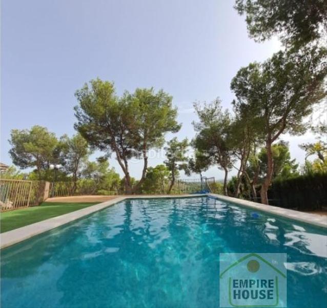 Foto d15f1d65-5cb9-4c61-ab46-0ae8bf638513. Chalet  en Godelleta