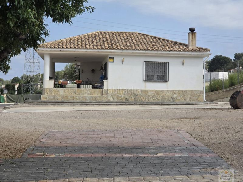 Foto 551f632c-3a22-4580-a787-b0dce5880243. Chalet  en Alberic