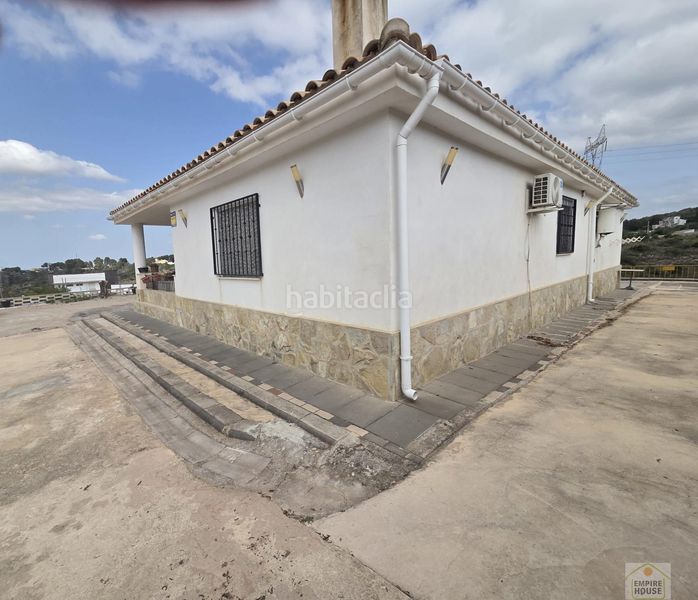 Foto b5bffe2d-7a18-4f1b-a181-c4ca2e9b0744. Chalet  en Alberic