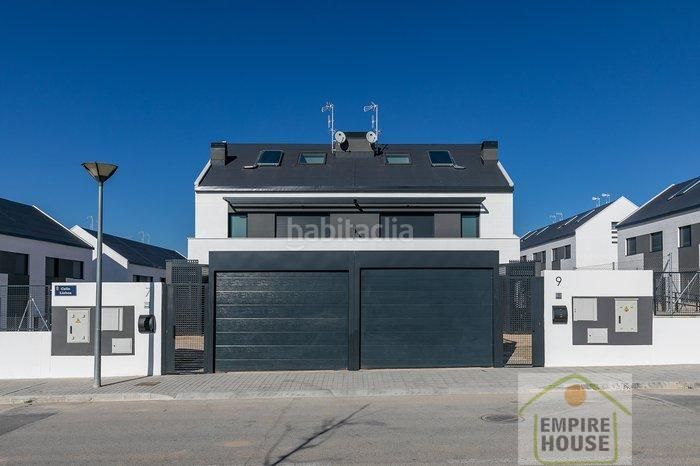 Foto bee4940d-0f98-470c-b30b-1d58262d520a. Terreny residencial a Monserrat
