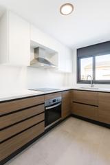 Apartament a Creu de Barberà. Vivienda triplex reformada con terraza privada en sabadell