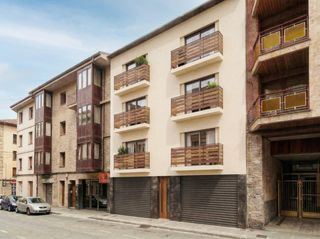 Duplex  Avenida del coronel molera. Nueva promoción exclusiva en puigcerdà estreno casa en el pirine