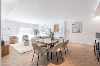 Apartment  Calle espronceda. Exclusivo piso reformado y 2 plazas de garaje en chamber�