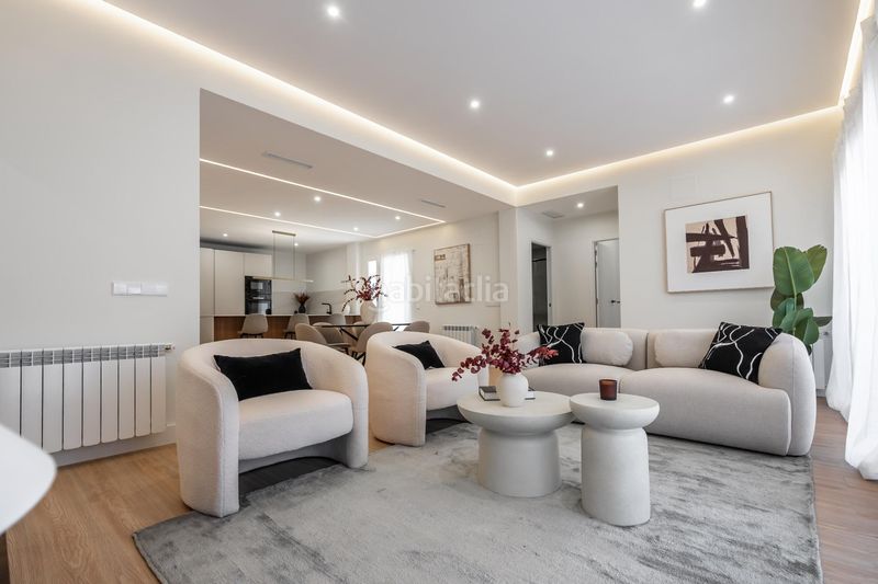 Foto be4eafb8-972e-4145-ba54-72906b95f670. Flat in Castillejos-Cuzco Madrid