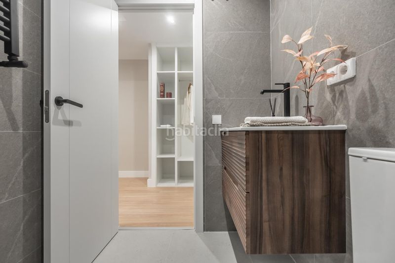 Foto df76d1b8-9512-499b-85d3-d8ac790a363f. Flat in Castillejos-Cuzco Madrid