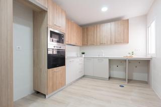 Appartement  Avenida eduardo dato. Espectacular piso reformado en avenida eduardo dato