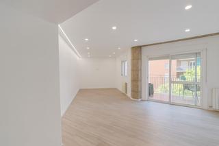 Apartament a Bami - La Estrella. Piso reformado en genaro parladé, sevilla