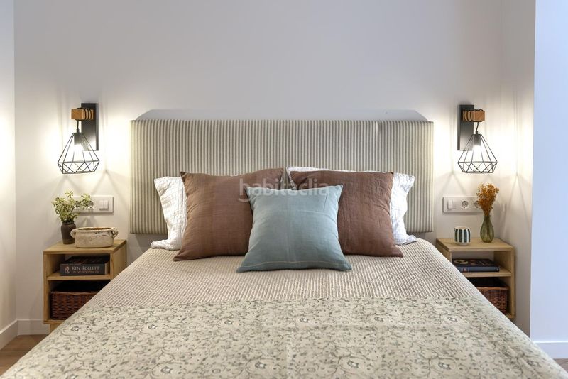 Foto 74e69811-e12f-4bbd-9302-0feaa3751409. Planta baixa a Russafa Valencia