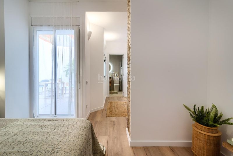 Foto b323fb25-7e52-481c-80ca-a29c30c2e086. Planta baixa a Russafa Valencia