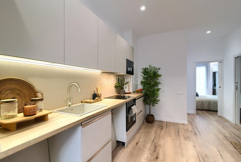 Foto bf698810-6916-4db9-a047-919d838a7421. Planta baixa a Russafa Valencia