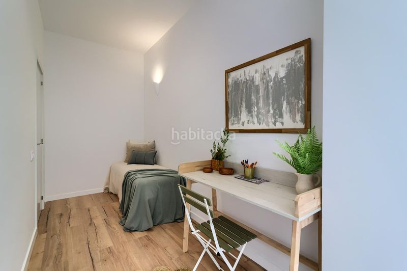 Foto c4faf8f5-88fb-4236-9773-63ca0d90b959. Planta baixa a Russafa Valencia