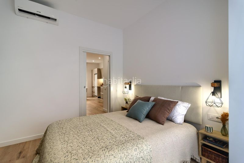 Foto fb19ac23-f043-4ed8-b6a2-56715ad2aff1. Planta baixa a Russafa Valencia