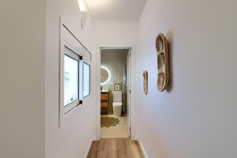 Foto fbf5b76c-792a-4934-98ac-29349c3860d1. Planta baixa a Russafa Valencia