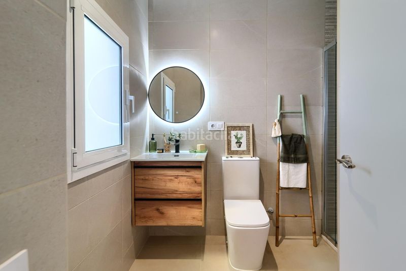 Foto ff834cb0-40a6-46c9-8ddd-1bd7061e5eab. Planta baixa a Russafa Valencia