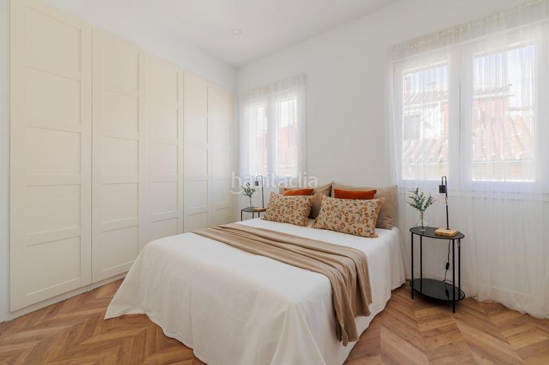 Foto c4cdb590-3059-4da9-a7ae-23c7208050b0. Àtic amb calefacció a Cortes-Huertas Madrid