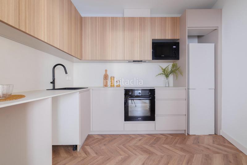 Foto edda9133-27e1-4281-b224-6d3d38ce8849. Àtic amb calefacció a Cortes-Huertas Madrid