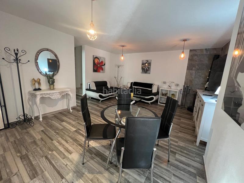 Foto bbf95ebf-82c4-489e-9ba4-5a89ff4e5689. Dúplex adosado triplex quaden esquina avda baleares Aguas Nuevas . en Torrevieja