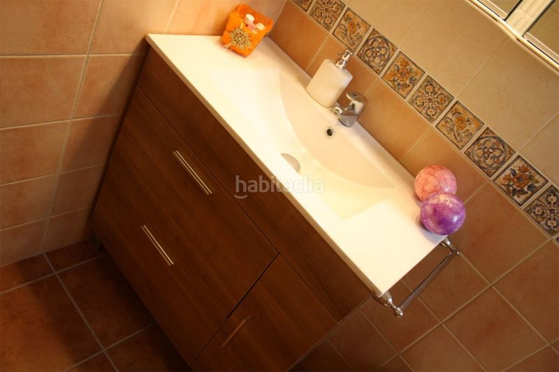 Foto 0353b3ee-d4a2-4fda-87f3-c7931fe5f8a6. Casa amb aparcament a Zona Playa de los Locos Torrevieja
