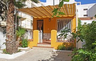 Maison à Zona Playa de los Locos. Casa  chalet en  playa de los locos .