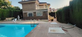 Chalet in Calle obispo álvarez lara 13b. Chalet independiente