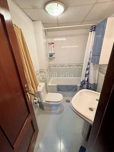 Foto 3b314f51-b261-474b-a2a1-8aa4f77a7bf4. Casa en calle la merced 2 casa en urbanización con piscina en Linares