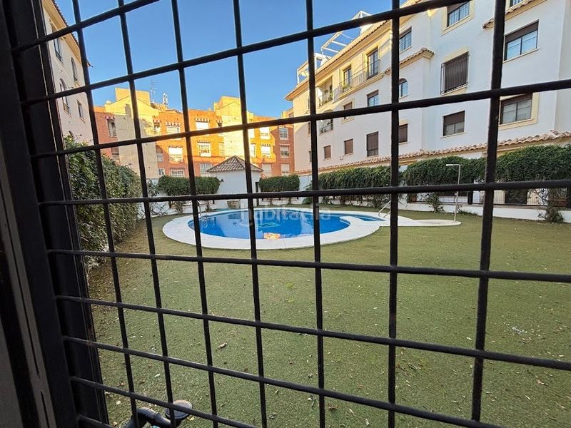 Foto 49c18e52-9f19-4e93-8bcd-1a29cb5b4464. Casa en calle la merced 2 casa en urbanización con piscina en Linares